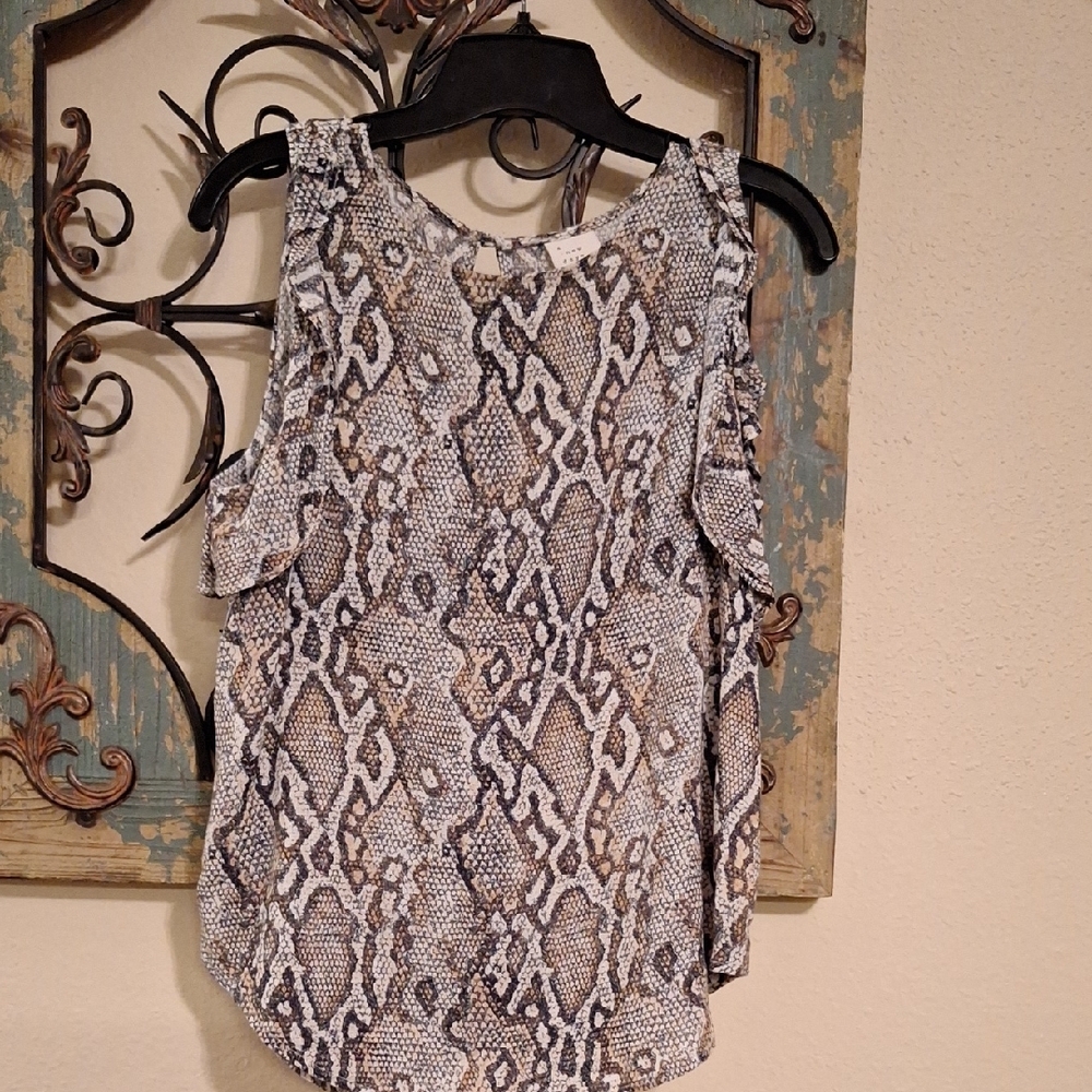 A New Day Gray and White Snake Print Tank Top.  NWOTSize XS